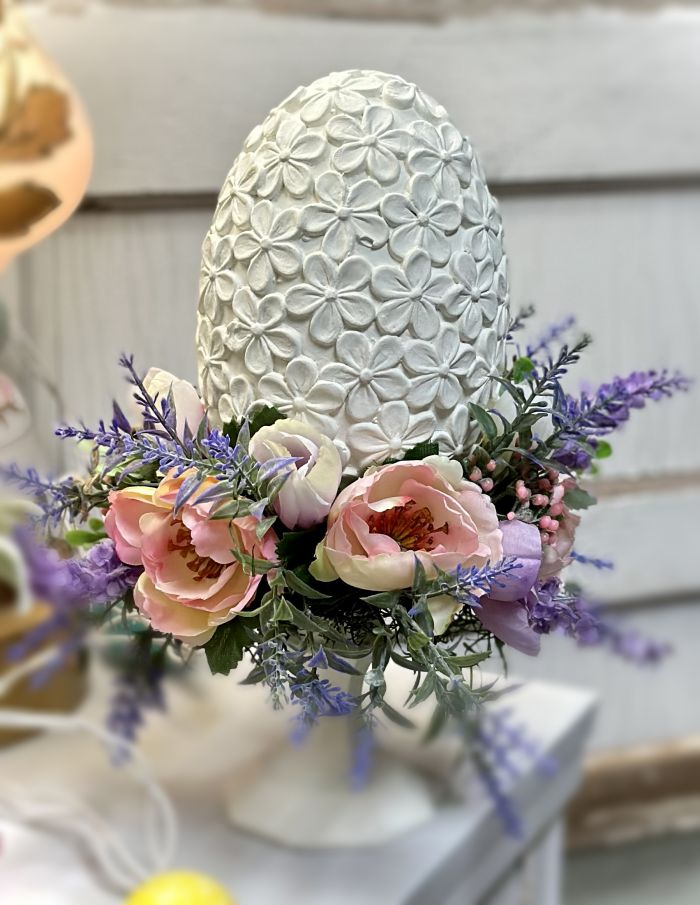 Easter egg pedestal with florals