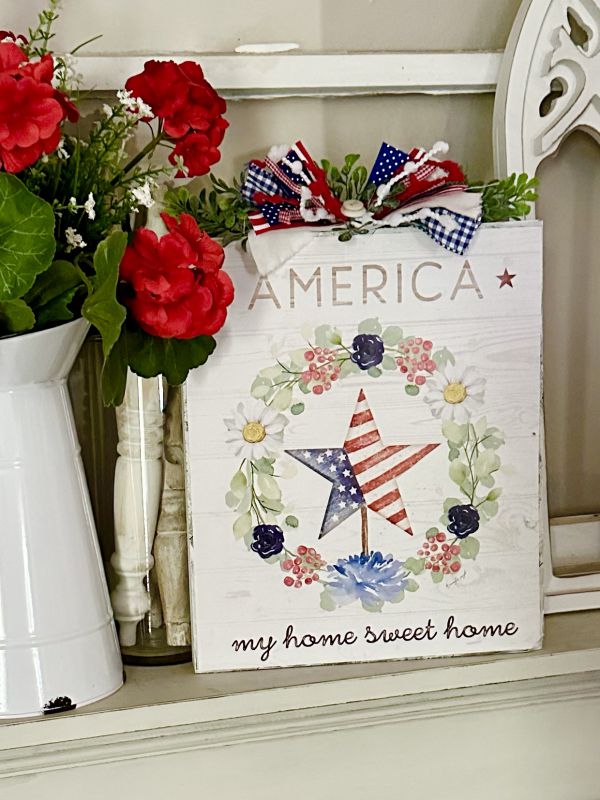 patriotic decor using July calendar image