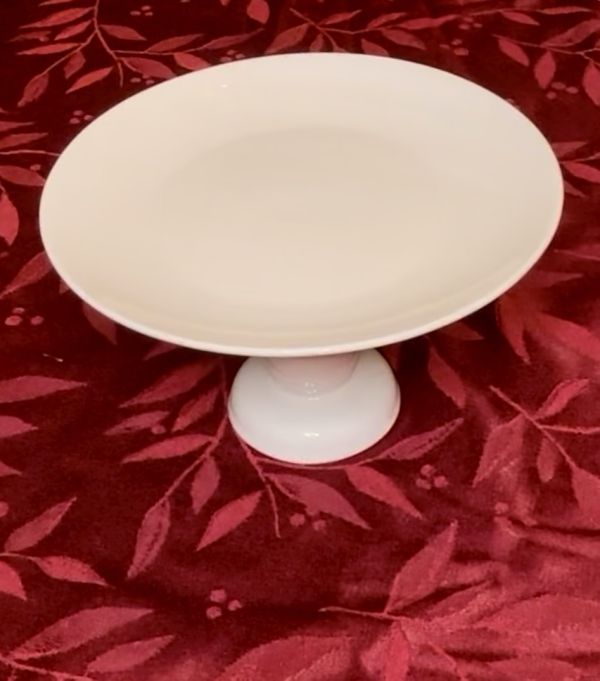 pedestal dish