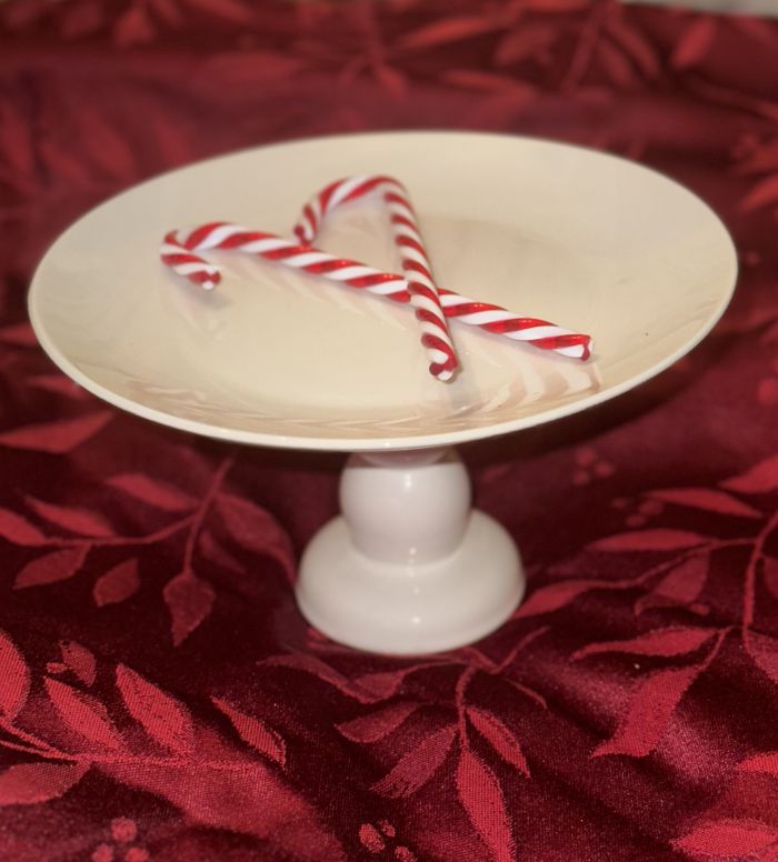 pedestal dish