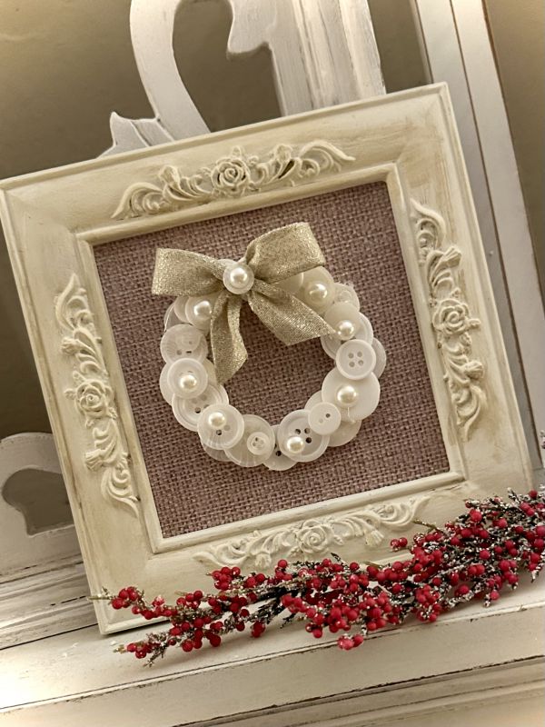 framed button christmas wreath