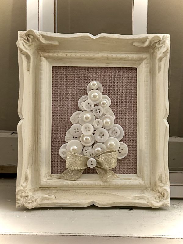 framed button christmas wreath