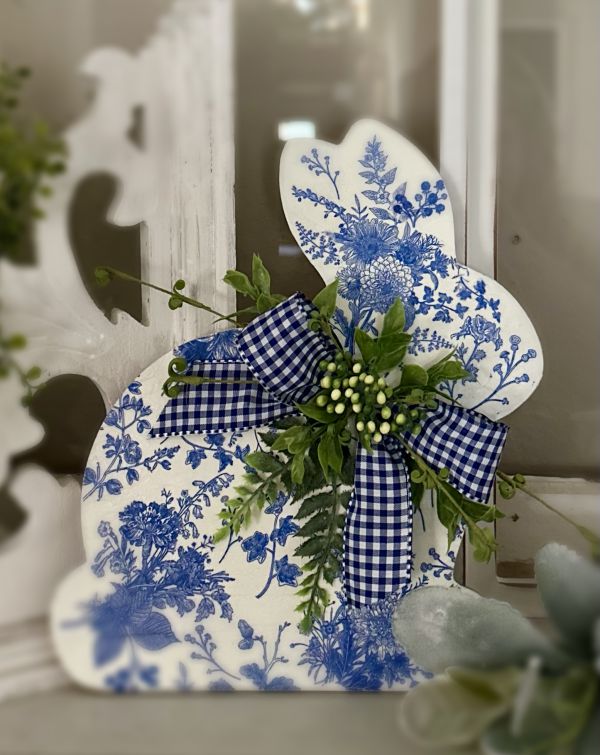 Chinoiserie Easter bunny