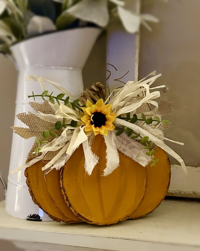 wood slice pumpkin