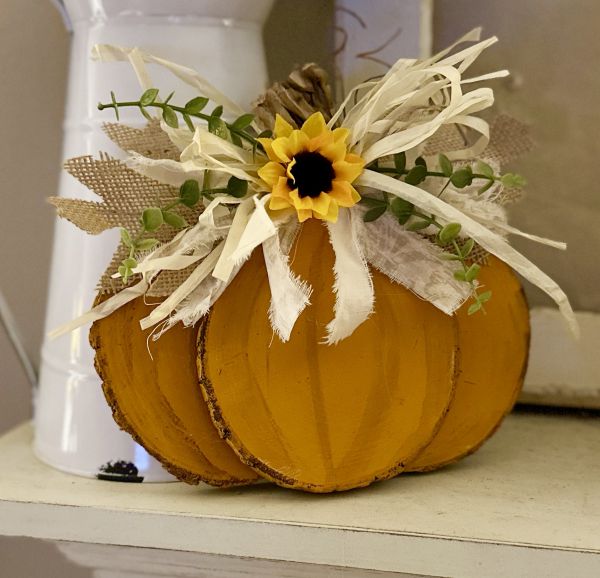 wood slice pumpkin