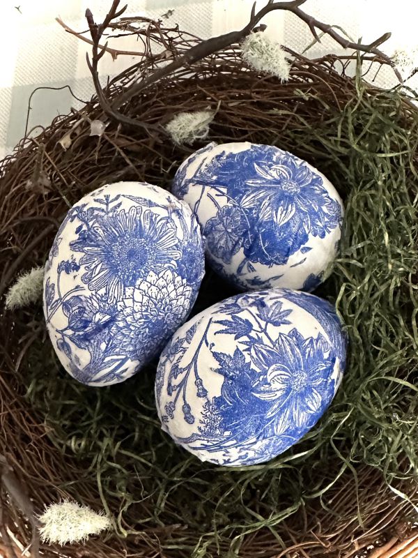 decoupage eggs