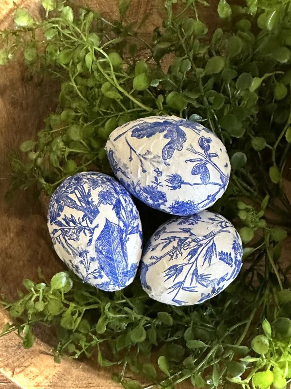 decoupage eggs