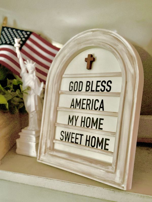 mini hymn board